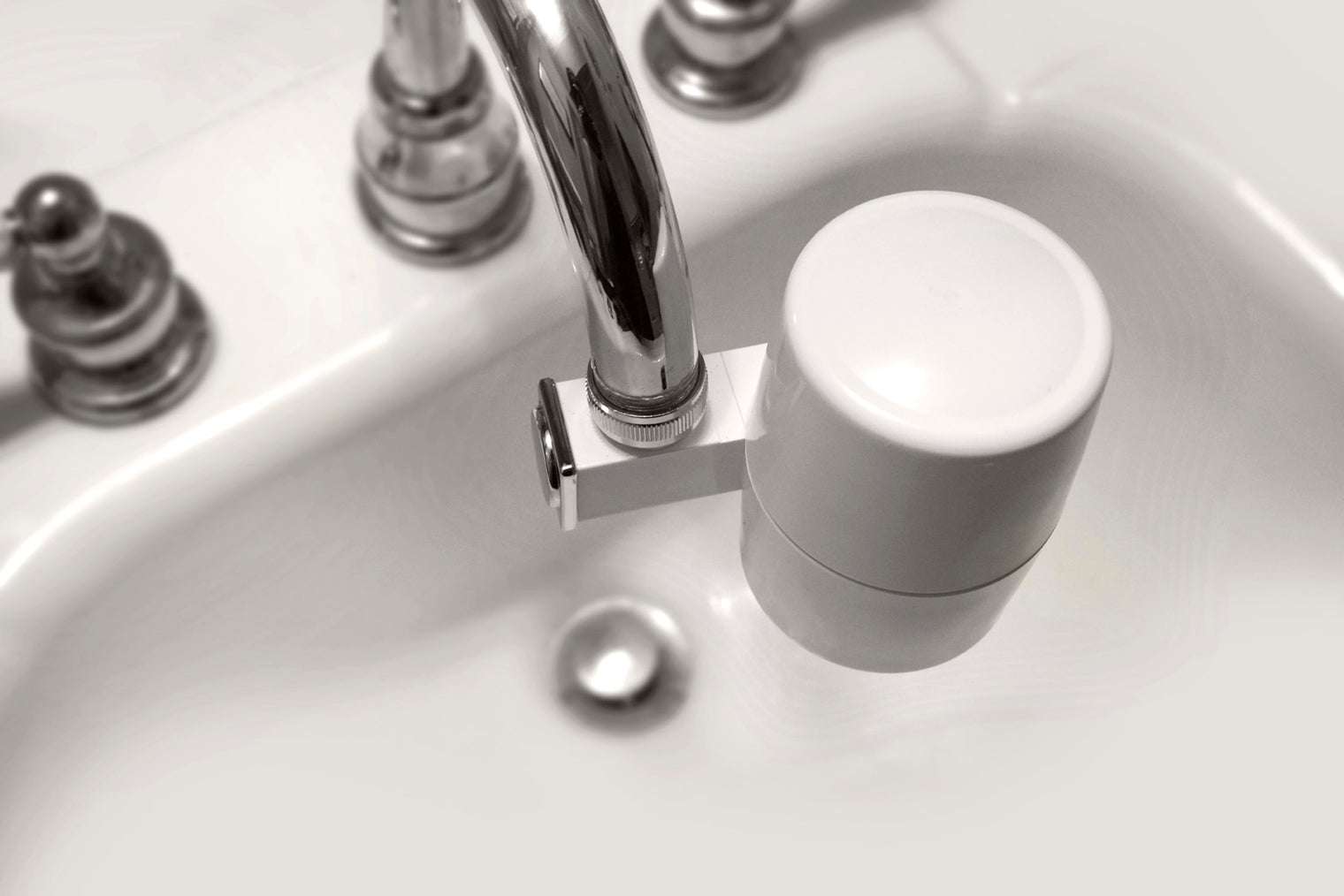 Aquapure Pro Purequick Refillable Filter System for Kitchen and Bathroom Sinks